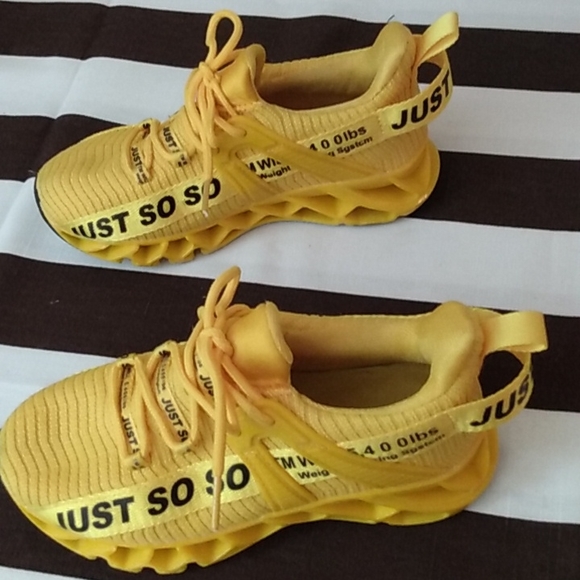 Sneakers - Picture 2 of 11